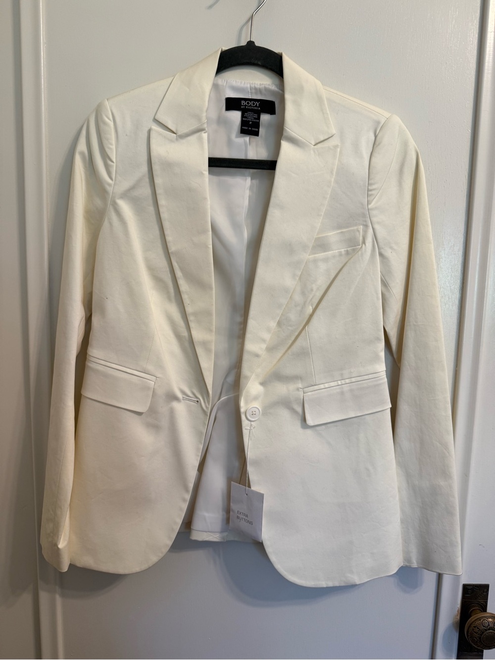 White Single-Button Tailored Blazer